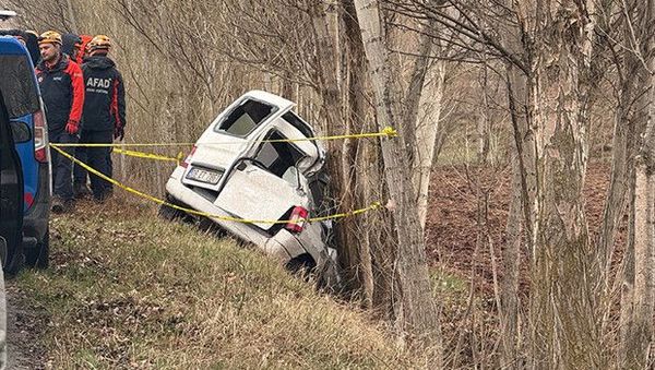 Kanser Tedavisi İçin Yola Çıkan Aile Feci Kazada Hayatını Kaybetti