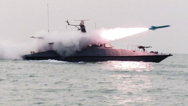 Rusya ve İran, ABD'ye Karşı Ortak Deniz Tatbikatına Başladı