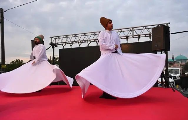 Kadirli'de 15 Bin Kişi 13. Sokak İftarında Bir Araya Geldi