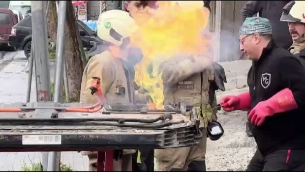 Sarıyer'de Elektrikli Araç Bataryasının Patlama Anı Güvenlik Kamerasında