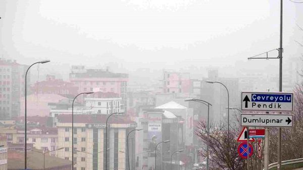 İstanbul'da Yoğun Sis Anadolu Yakası Ulaşımını Olumsuz Etkiledi