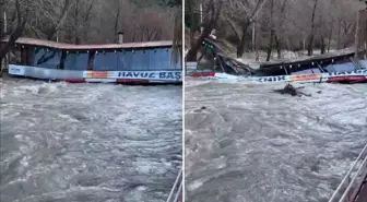 Samsun Ladik'te Kuvvetli Rüzgar Çatı Hasarlarına Yol Açtı