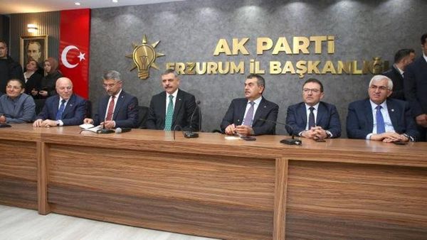 Milli Eğitim Bakanı Tekin, CHP'yi 'Tosun Paşa' Filmine Benzetti