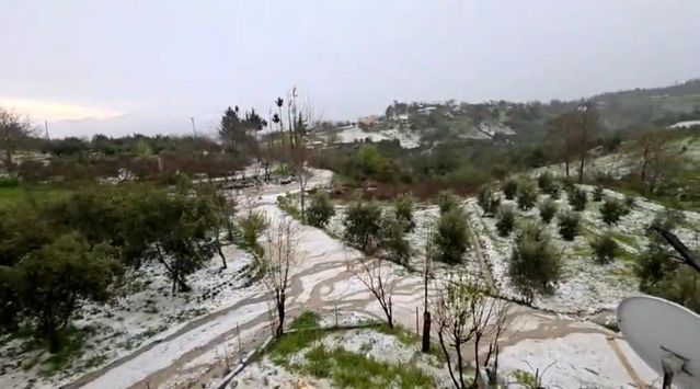 Kadirli'de Akşam Saatlerinde Şiddetli Yağmur ve Dolu Etkili Oldu