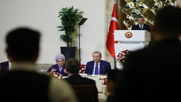 Cumhurbaşkanı Erdoğan Milletvekilleriyle İftarda Bir Araya Geldi