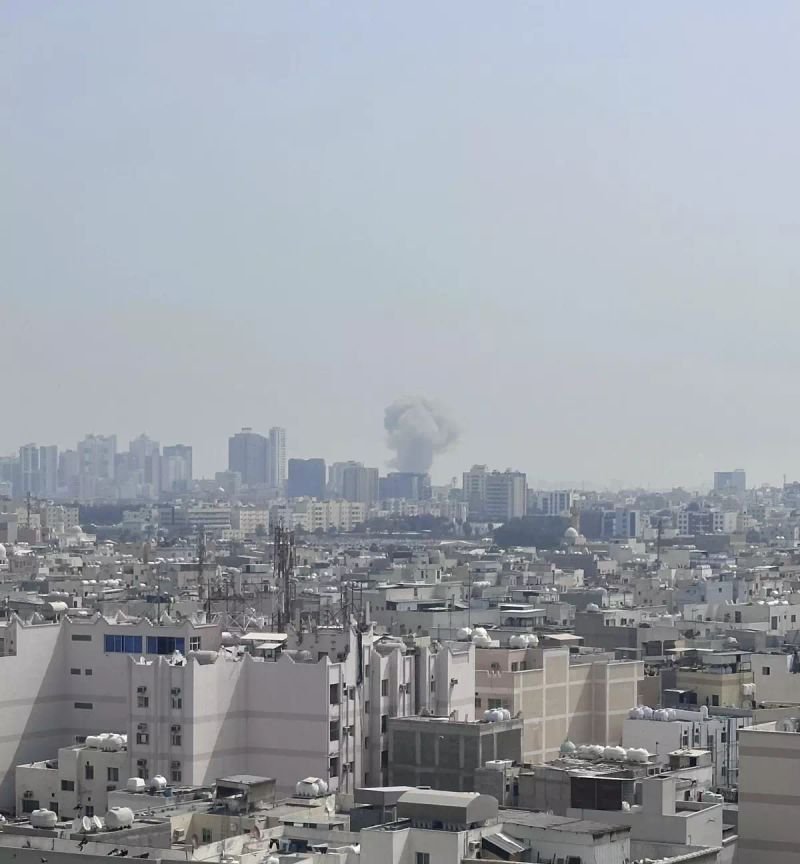 İran, Bahreyn'deki ABD 5'inci Filo Üssüne Füze Saldırısı Düzenledi