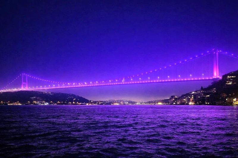 Kanserde Erken Teşhis Mesajı Galata Kulesi'nde Yansıtıldı