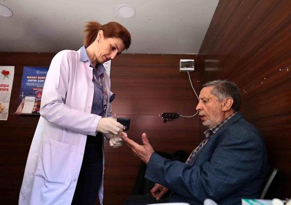 Sakarya'da Sağlık Sokağı 20 Branşta Danışmanlık ve Tetkik Hizmeti Sunuyor