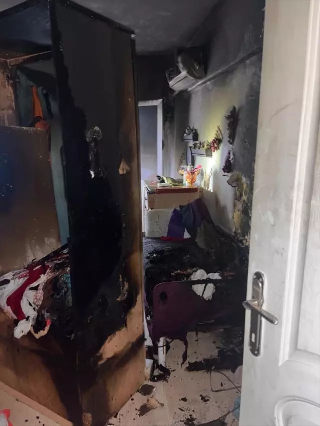 Erdek'te Apartmanda Çıkan Yangında Bir Kişi Dumandan Etkilendi