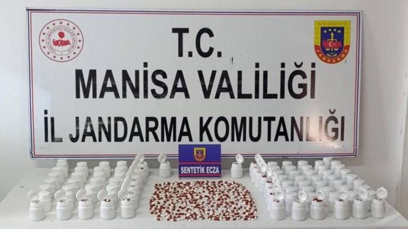 Soma’da Jandarma Zehir Sevkiyatını Önledi: Araçta 5 Bin 110 Uyuşturucu Hap Bulundu