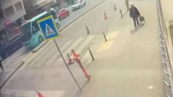 Maltepe'de Yaya Geçidinde Minibüsün Çarptığı 65 Yaşındaki Kadın Hayatını Kaybetti