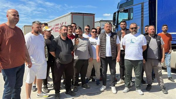 Kapıkule Sınır Kapısı'nda TIR Şoförleri 90 Saatten Fazla Bekliyor