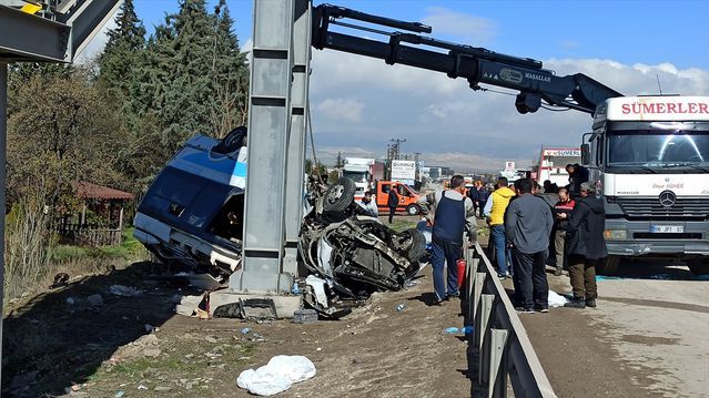 Kahramankazan'da Otobüs Kazasında 5 Kişi Öldü, 14 Yaralı
