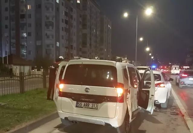 Samsun Atakum'da Üç Araçlı Kaza: 3 Kişi Yaralandı