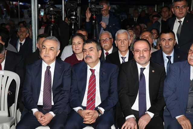 Milli Eğitim Bakanı Tekin: Tarih Boyunca Dalgalanan Bağımsızlık Bayrağımızı Yaşatacağız