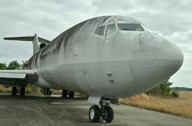 Jeffrey Epstein'in 'Lolita Express' Uçağı Gürcistan'da Terk Edilmiş Bulundu