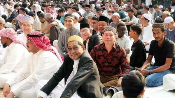 Bangkok'ta Ramazan Bayramı Namazı ve Bayram Coşkusu Yaşandı