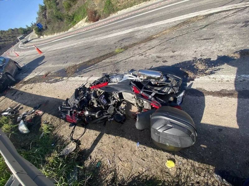 Bilecik Osmaneli'de Motosiklet Otomobile Çarptı: 1 Ölü, 1 Yaralı