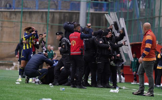 Fenerbahçe, Yüksekova Maçında Yaşanan Olayları Kınadı