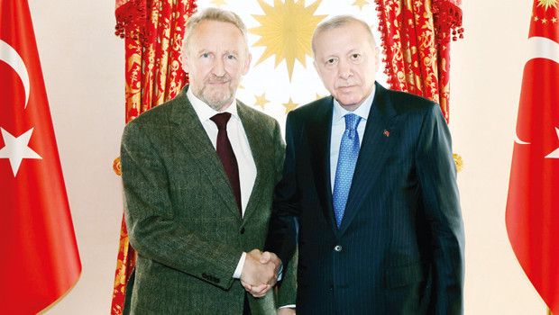 İzzetbegoviç, Dolmabahçe'de Görüşmelerde Bulundu