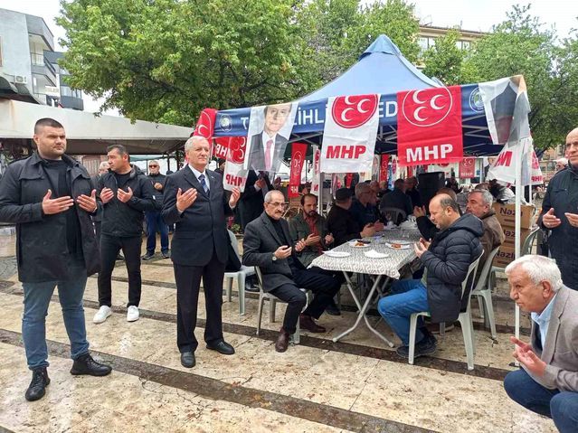 Alparslan Türkeş Salihli'de 29. Ölüm Yılında Dualarla Anıldı