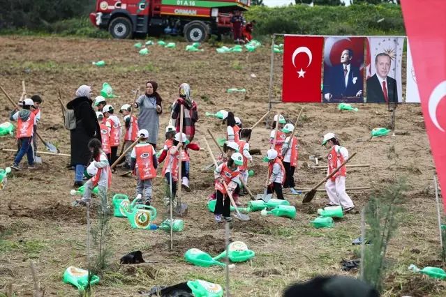 Adana'da Orman Haftasında 10 Bin Fidan Toprakla Buluştu