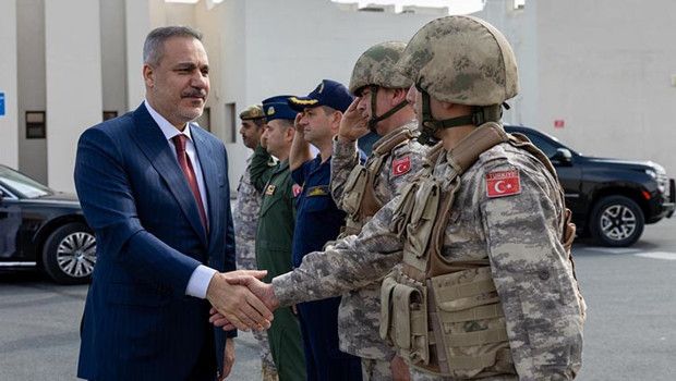 Dışişleri Bakanı Hakan Fidan Katar'da Ortak Kuvvet Komutanlığı'nı Ziyaret Etti