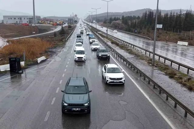 Kırıkkale'de Bayram Trafiği Yoğunluğu Havadan Görüntülendi