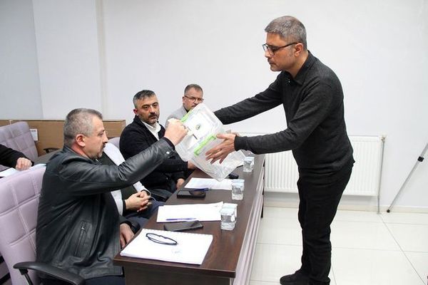 Kula Belediye Meclisinde CHP Listeleri Oy Çokluğunu Sağlayamadı