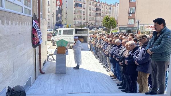 Edirne'de Balkonundan Düşen 11 Yaşındaki Çocuk Hayatını Kaybetti