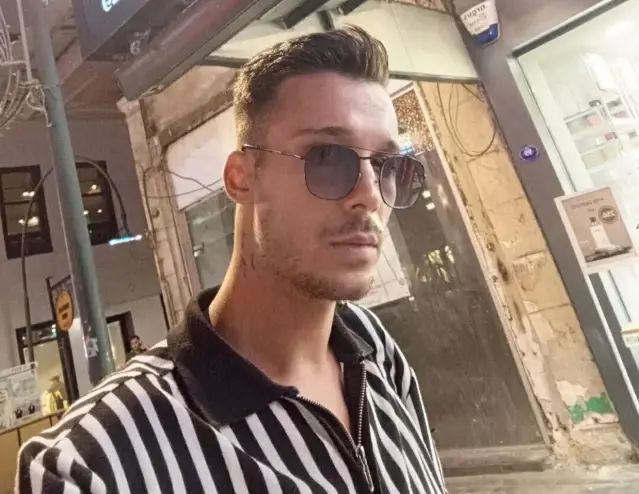 İzmir Konak'ta Tartışma Sonrası Müzisyen Emre Duman Kalbinden Bıçaklanarak Hayatını Kaybetti