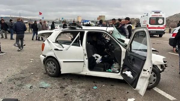 Nevşehir'de Zincirleme Kaza: Baba ve Oğlu Hayatını Kaybetti, 7 Kişi Yaralandı