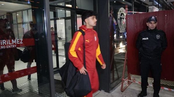 Galatasaray, Süper Lig 28. Hafta Maçı İçin Trabzon'a Ulaştı