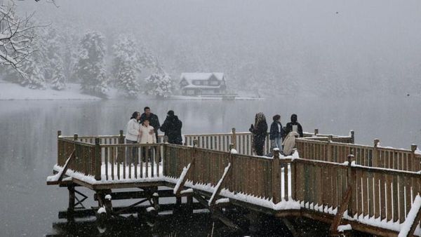 Abant ve Gölcük'te Ramazan Bayramı Tatilini Kar Yağışı Renklendirdi