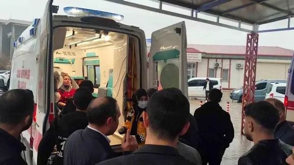 Silopi'de Okul Servisi Şarampole Devrildi: 5 Kişi Yaralandı