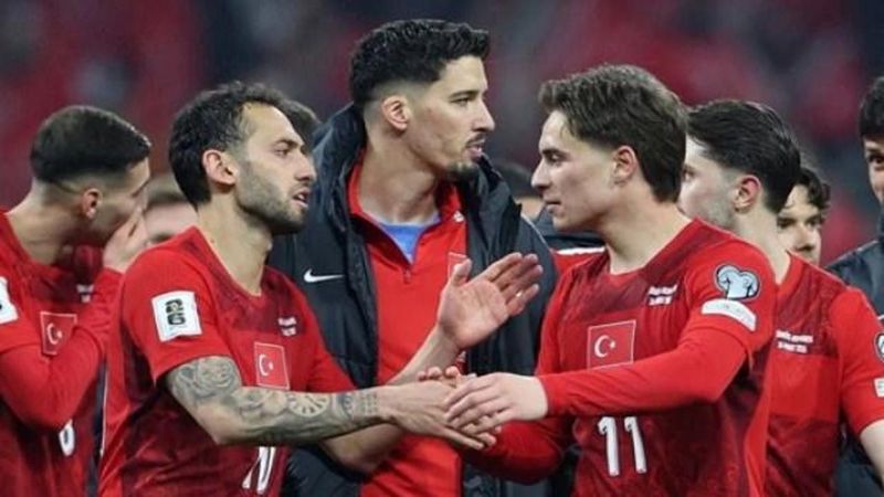 Kosova'da A Milli Takım Oteli Yakınında Havai Fişek Atan İki Kişi Gözaltında