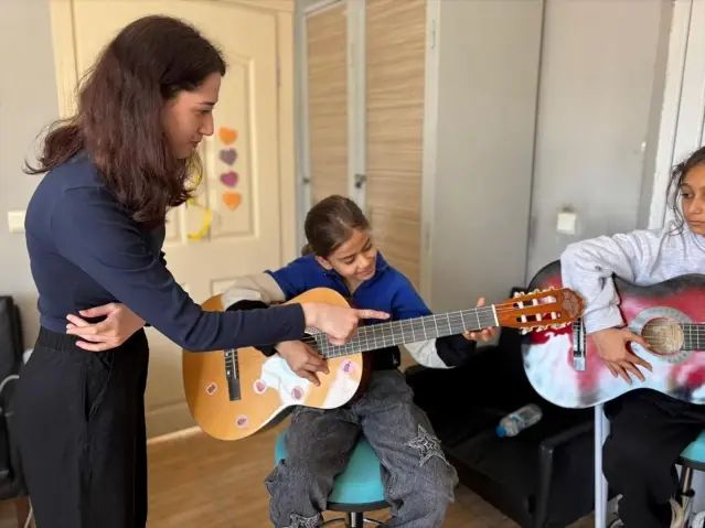 Samsun Salıpazarı’nda Gençlere Müzik Atölyesiyle Eğitim Veriliyor