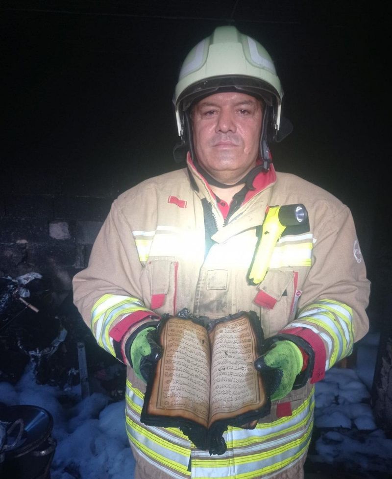 Kahramanmaraş'ta Yangında İtfaiye Erleri Kur'an-ı Kerim ve 320 Bin TL'yi Kurtardı