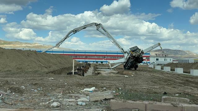 Sivas'ta Beton Pompası Kazasında İnşaat İşçisi Bekir Can Kadaş Hayatını Kaybetti