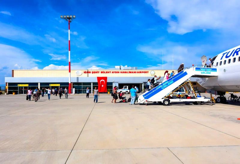 Nahçıvan Havalimanına İnsansız Hava Aracı Saldırısı Sonrası Uçuşlar Iğdır'a Yönlendirildi