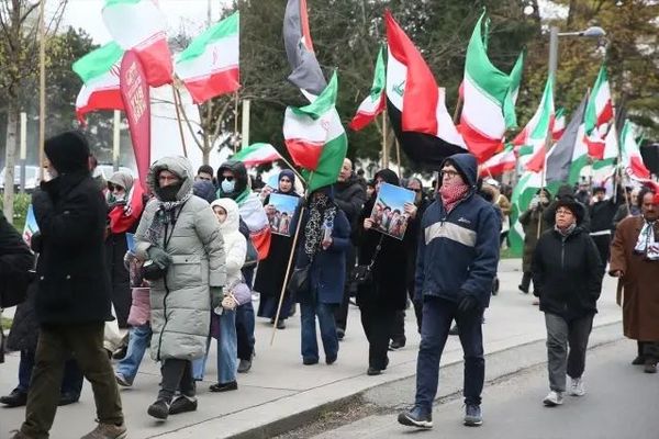 Viyana'da ABD ve İsrail'in Ortadoğu Saldırıları Protesto Edildi