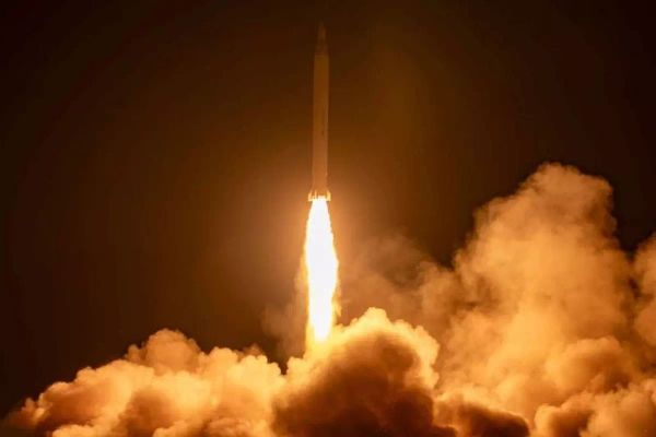 İran, Diego Garcia'ya Fırlattığı Füze ile Menzil Kapasitesini İki Katına Çıkardı