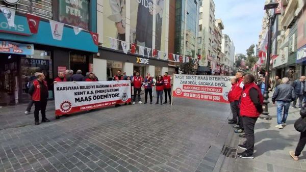 Karşıyaka İşçileri 8 Aylık Maaş Alacakları İçin Bayramlaşma Protokolünü Protesto Etti