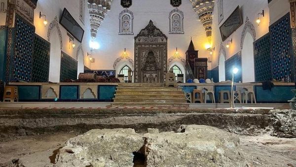 Bursa Muradiye Camii’ndeki 600 Yıllık Havuz Restorasyonla Gün Yüzüne Çıkarıldı