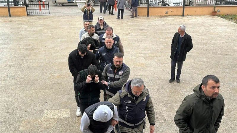 Diplomatik Plakalı Araçla Yurt Dışına Kaçırılan Suç Örgütü Üyesi İçin 6 Şüpheli Yakalandı