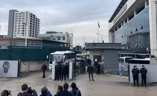 Bursa Büyükşehir Belediye Başkanı Mustafa Bozbey ve 56 Şüpheli Adliyeye Sevk Edildi