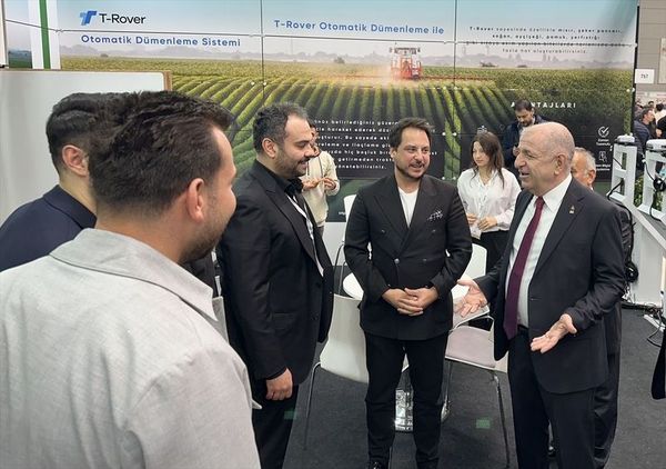 Ümit Özdağ Konya'da Şoförler ve Tarım Fuarı Ziyaretlerinde Bulundu