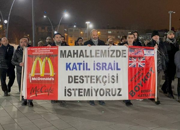 Üsküdar'daki McDonald's Protestosu 181. Gününde Devam Ediyor