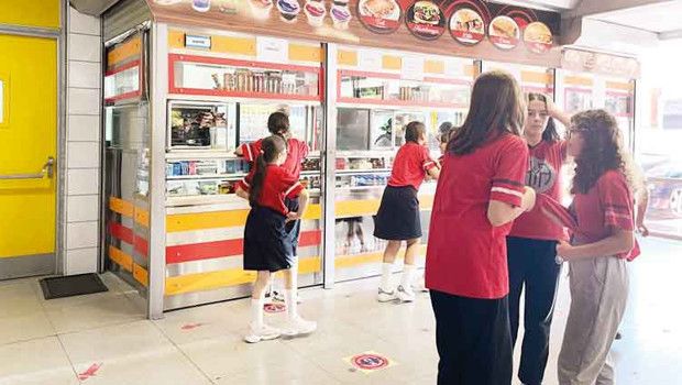 İstanbul’da Dar Gelirli Çocuklara Aylık 2 Bin TL Kantin Kartı Desteği