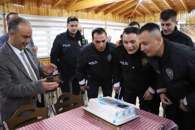 Konya'da Çocuklardan Polis Haftası'na Sürpriz Kutlama